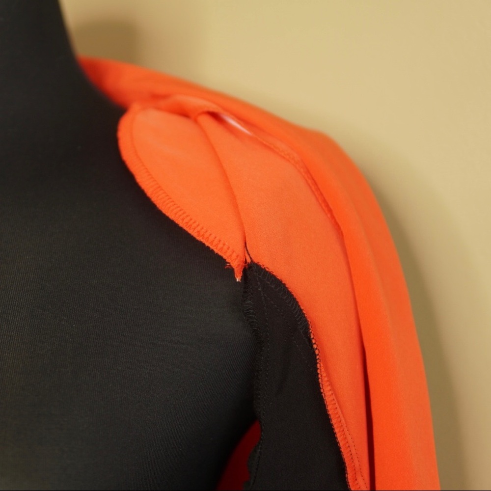 LUSH Color-Block Crepe Blazer - Picture 3 of 3